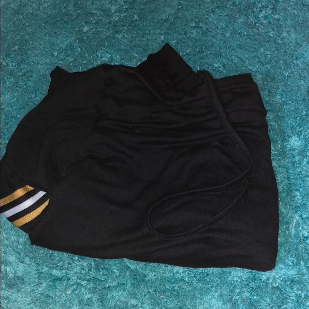 Black Crop top Hoodie.